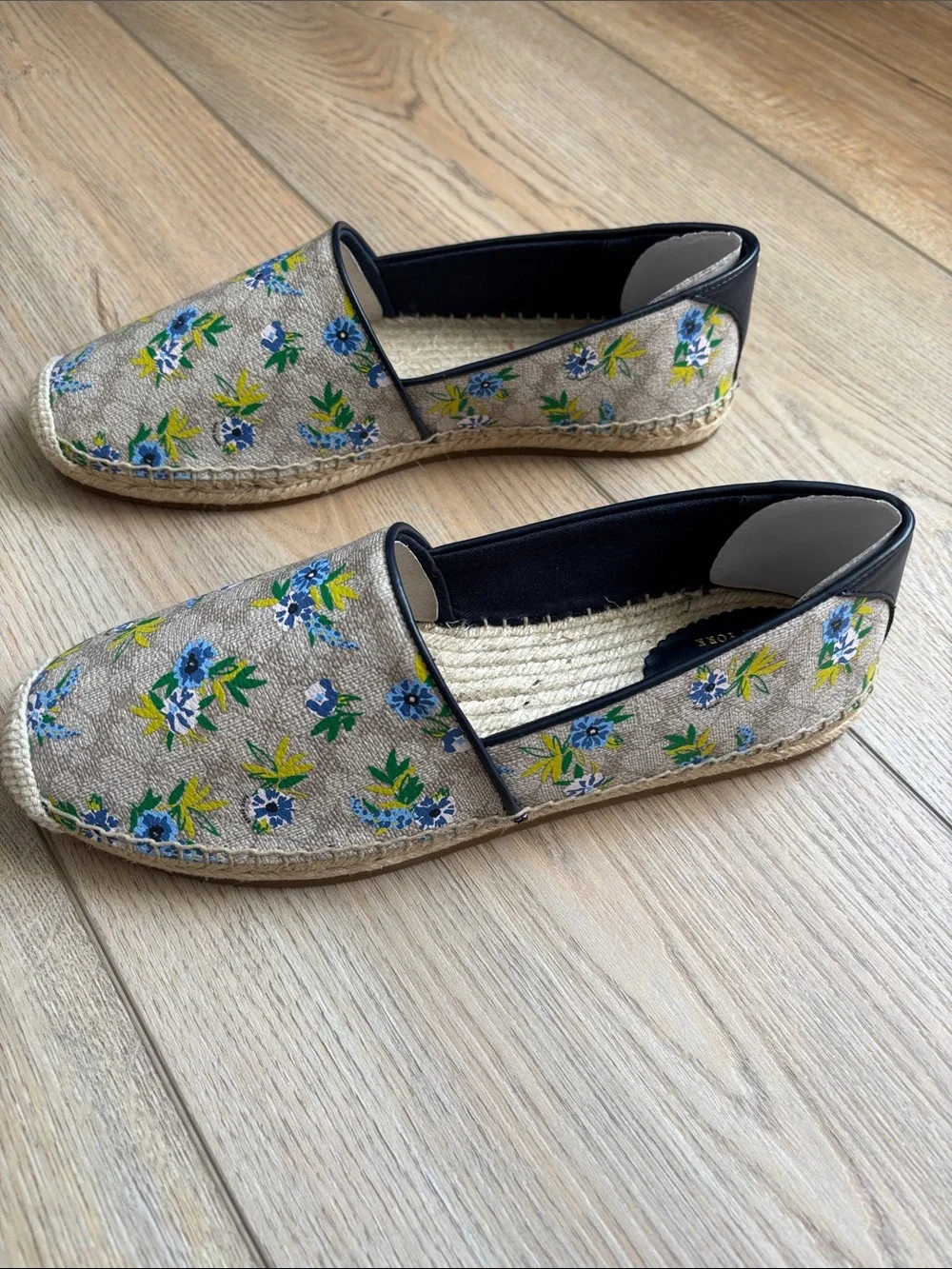 NWT Kate Spade Gwen Espadrille Flats Coated Canvas Floral Beige Size 8.5